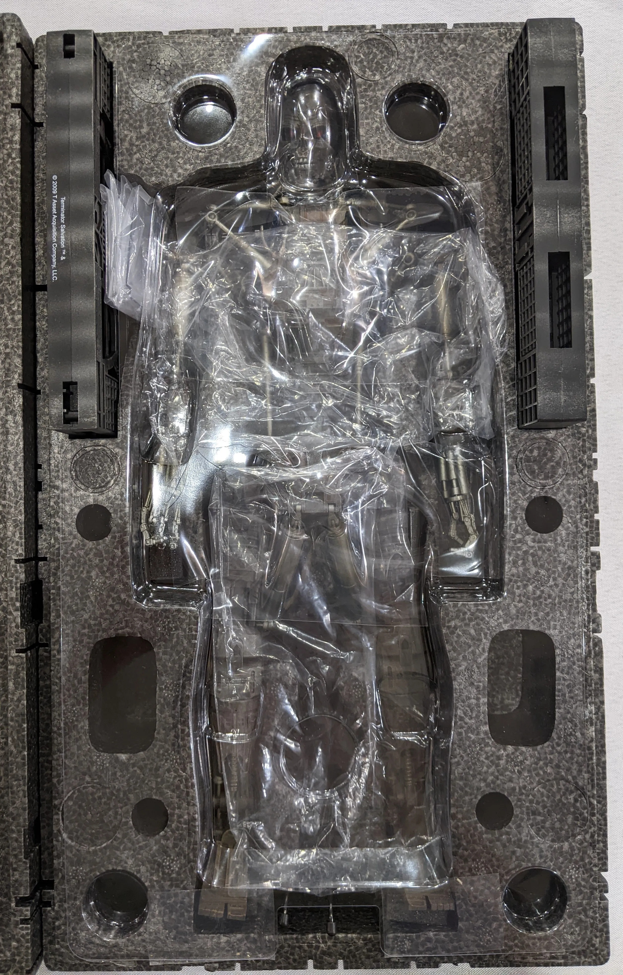 Hot Toys 1/6 Terminator Salvation Endo Skeleton Martin Laing Signature Ver. Sixth Scale Figure MMS097 *Open Box*