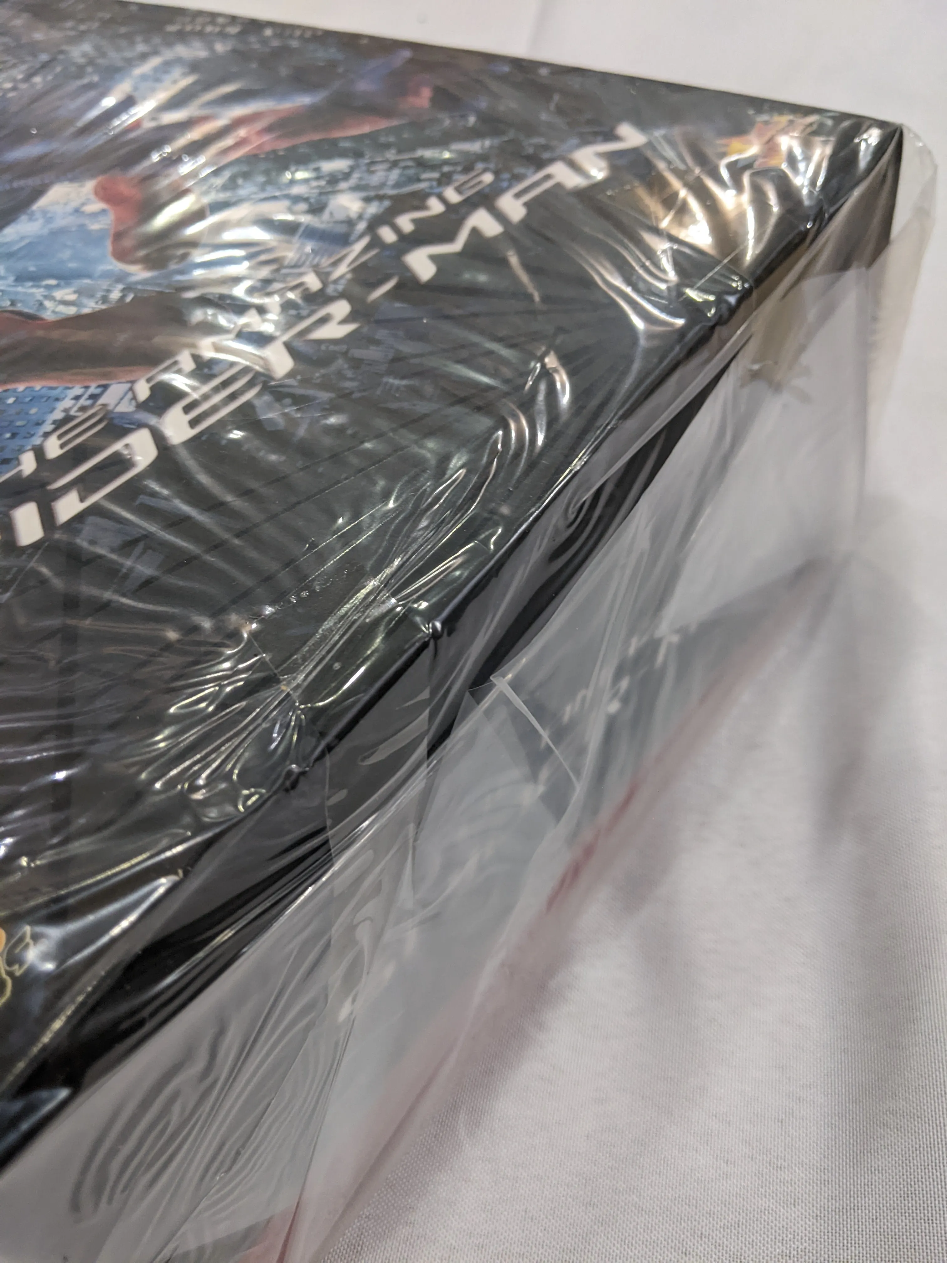 Hot Toys 1/6 The Amazing Spider-Man Spider-Man Sixth Scale Figure MMS179