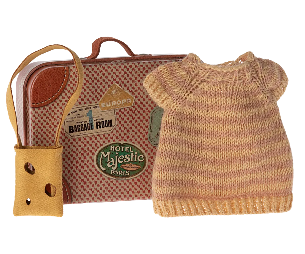 Knitted Dress And Bag in Suitcase, Big Sister Mouse