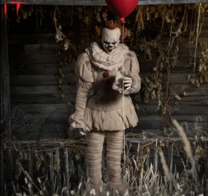 Mezco Toyz ONE:12 Collective: IT: Pennywise Action Figure