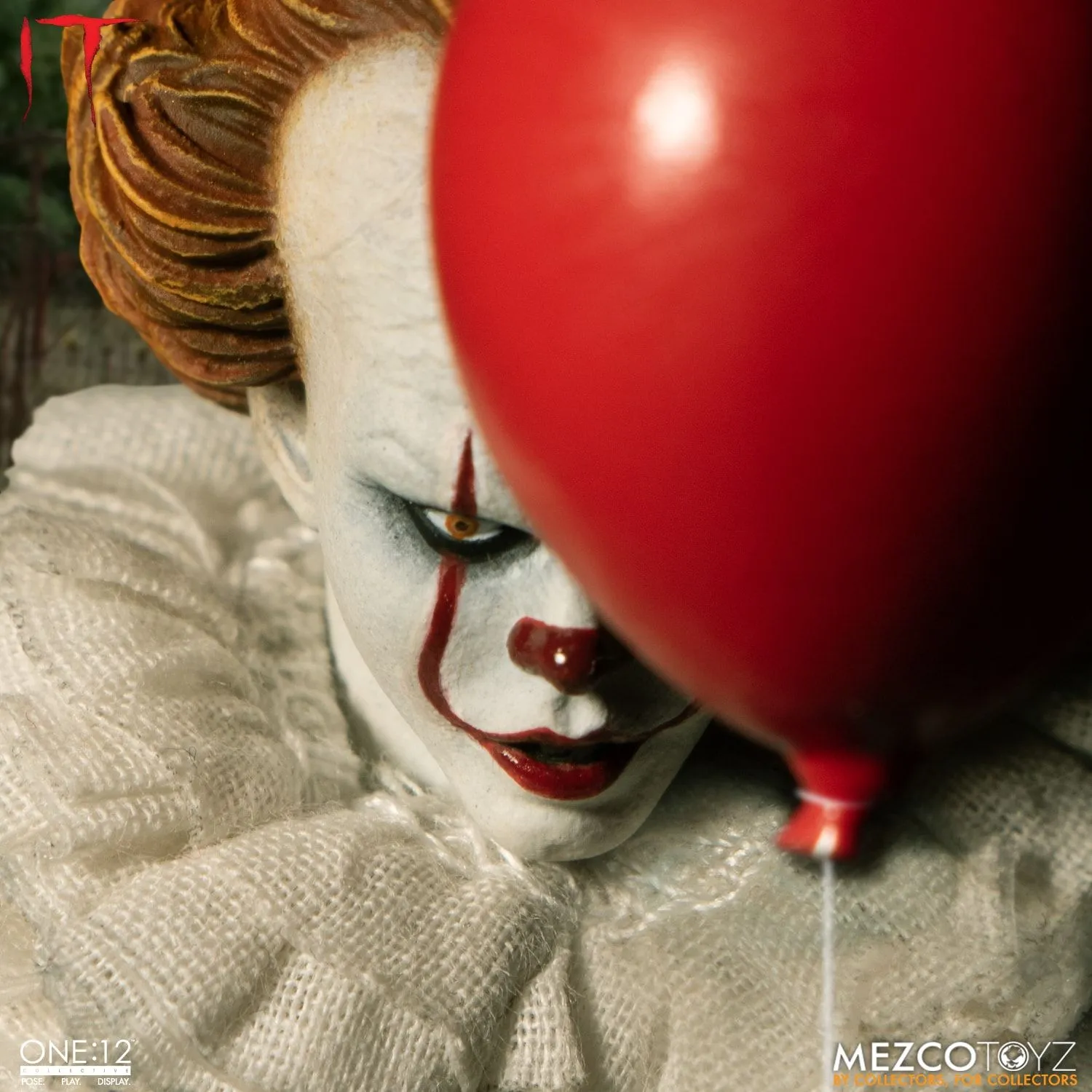 Mezco Toyz ONE:12 Collective: IT: Pennywise Action Figure