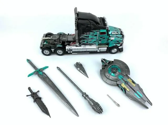 Unique Toys R-02B Challenger Destroyer Black Ver Figure